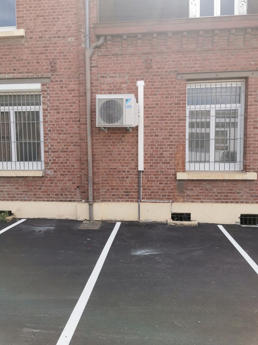 Multisplit Daikin en façade — M2KS
